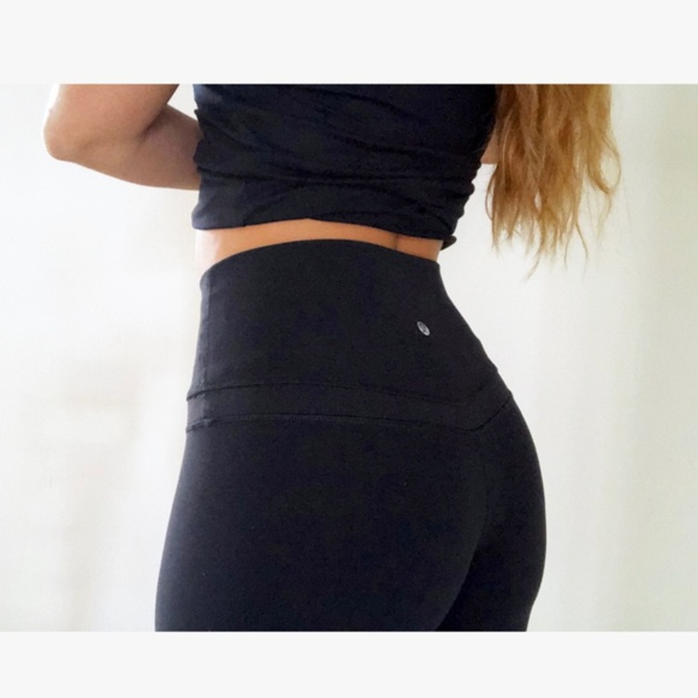 Lululemon ORIGINAL Double Seam Align Crops 🍋